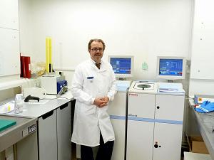 Nigel Harness, manager of the Histopathology Lab at RJAH, selected the Thermo Scientific Excelsior ES for its ability to meet the most demanding tissue processing applications.